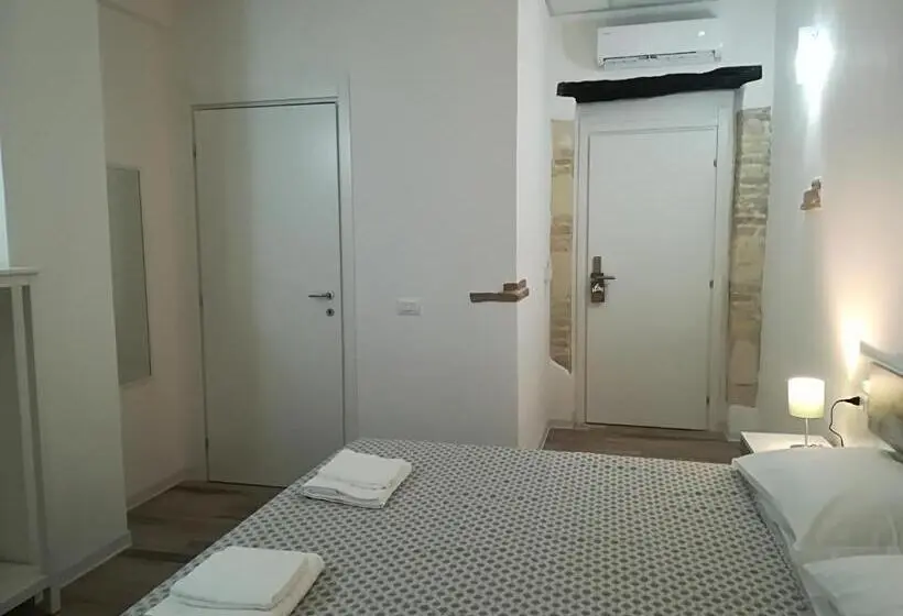 Standard-huone, B.house