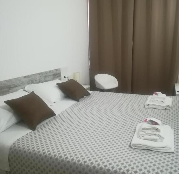 Номер Стандарт, B.house