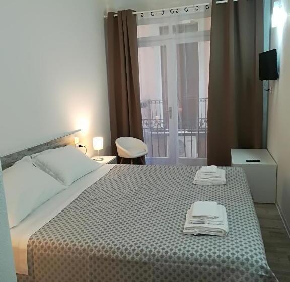 Номер Стандарт, B.house