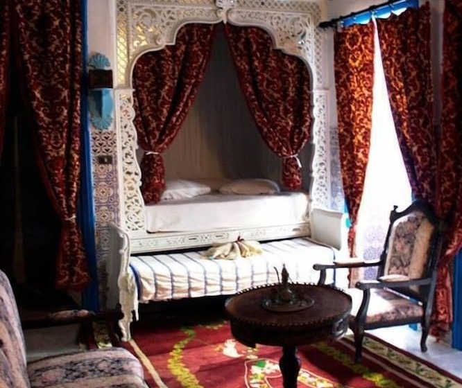 سوییت, Dar Hassine Allani