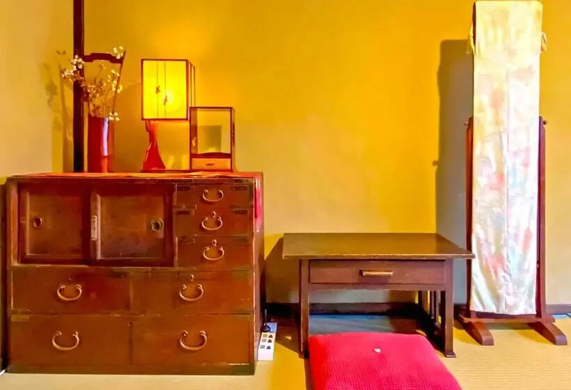 バスルーム共有のトリプルスタンダード, Guesthouse Kioto