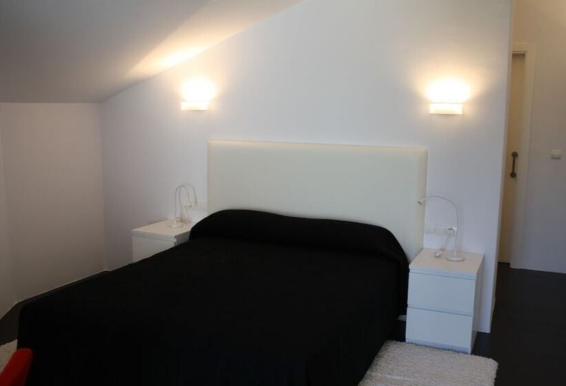 Номер Стандарт, Hostal Tres Campanas