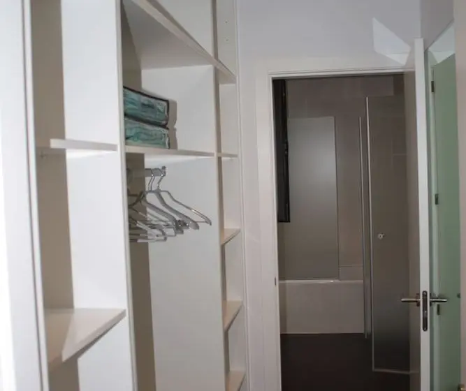 اتاق استاندارد سه نفره, Hostal Tres Campanas