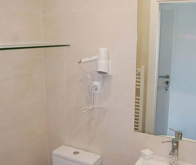 اتاق استاندارد یک نفره, Hostal Tres Campanas