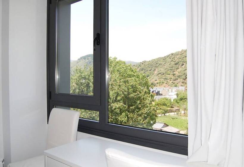 Номер Стандарт, Hostal Tres Campanas