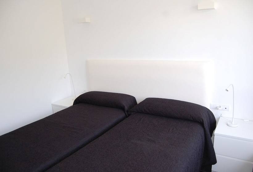 Номер Стандарт, Hostal Tres Campanas