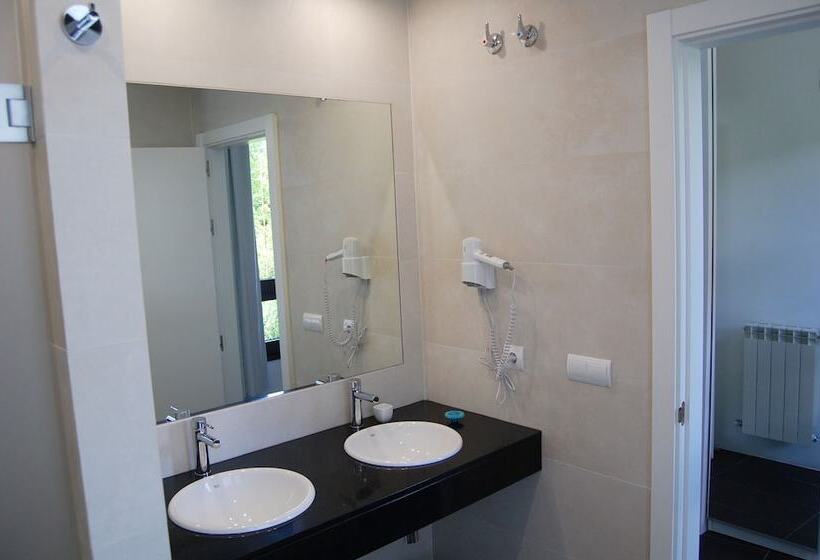 Четырехместный Номер Классик, Hostal Tres Campanas