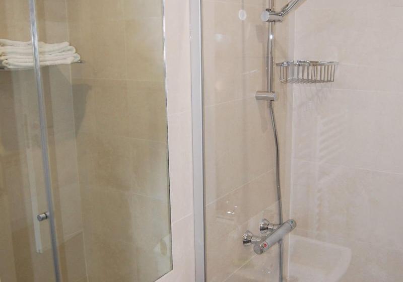 Номер Стандарт Индивидуальный, Hostal Tres Campanas