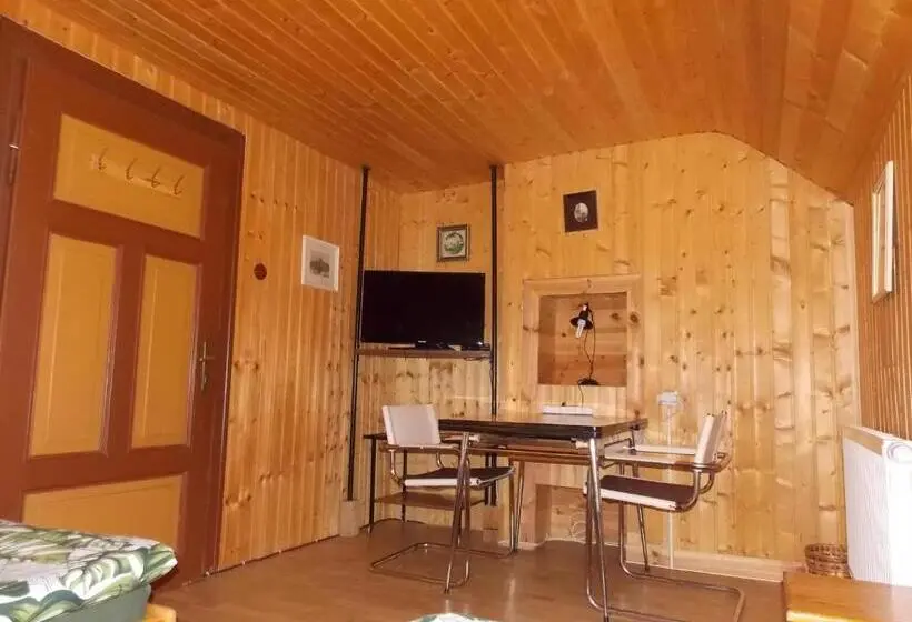 آپارتمان 3 خوابه, Ubytovani U švýcarů