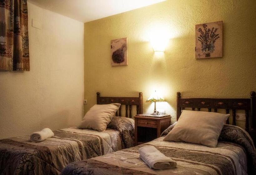 חדר סטנדרט לארבעה, Casa Rural Molí De Fòrnols