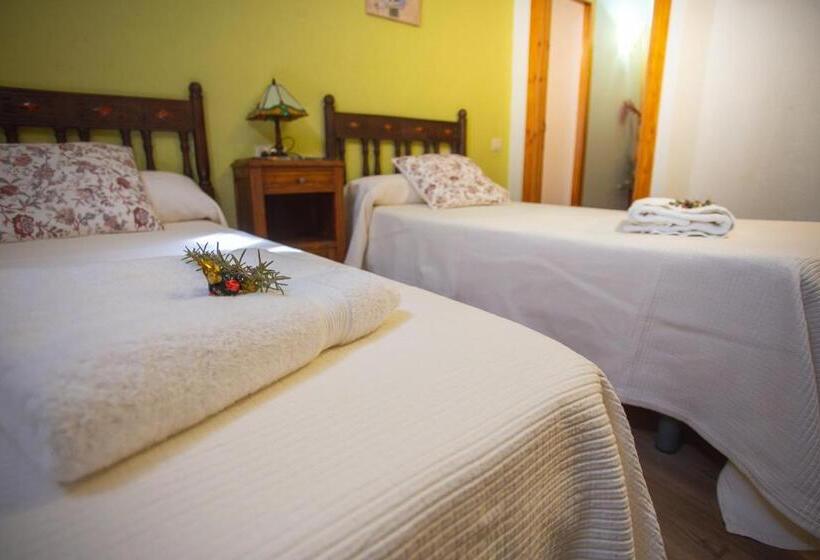 חדר סטנדרט לארבעה, Casa Rural Molí De Fòrnols