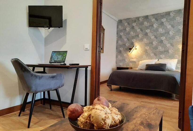 Семейный Номер, El Escudo De Calatrava