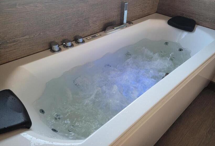 Номер Стандарт с Гидромассажем, El Escudo De Calatrava