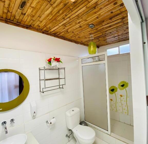 Номер Стандарт Трехместный, Zurisadai