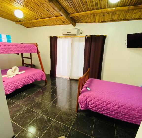 Номер Стандарт Трехместный, Zurisadai