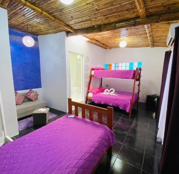 Номер Стандарт Трехместный, Zurisadai