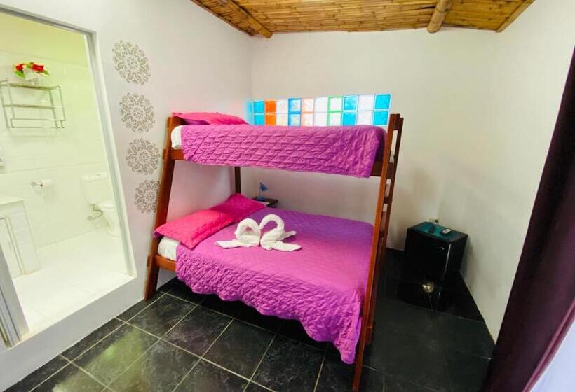 Четырехместный Номер Стандарт, Zurisadai