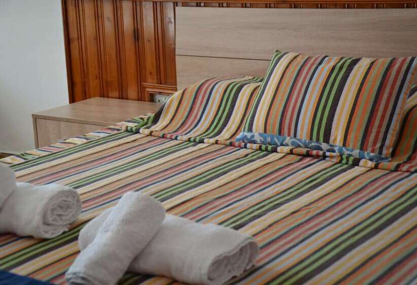 标准工作室, Periyiali Apartments