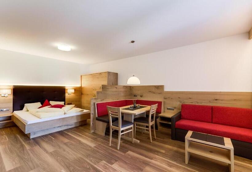 スタンダードスタジオ, Residence Krone