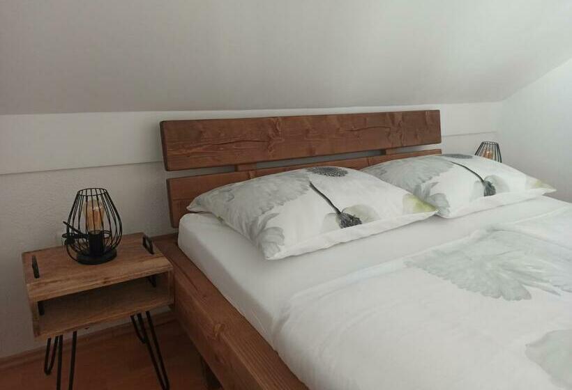 آپارتمان 2 خوابه با بالکن, Apartments Skok