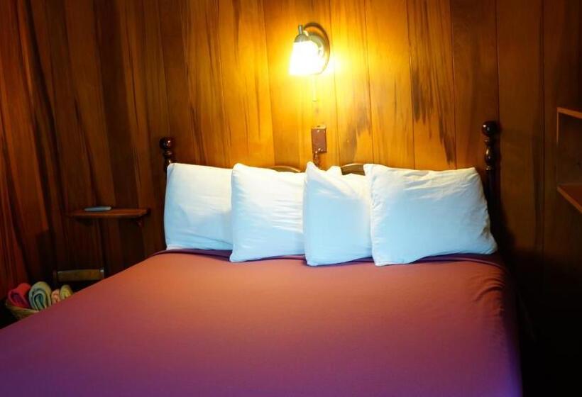 标准间, Harbor Haus Inn & Suites