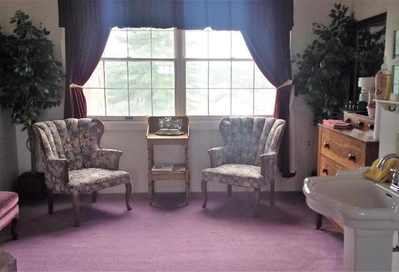 带城市景观的套间, Harbor Haus Inn & Suites