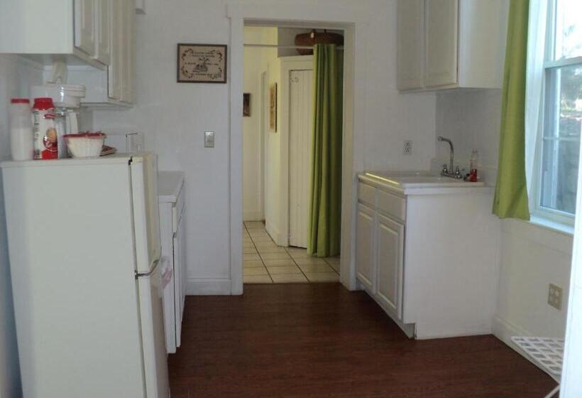 一居室别墅, Harbor Haus Inn & Suites