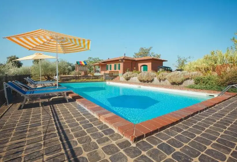 Villa 3 Makuuhuonetta, Villa Lena