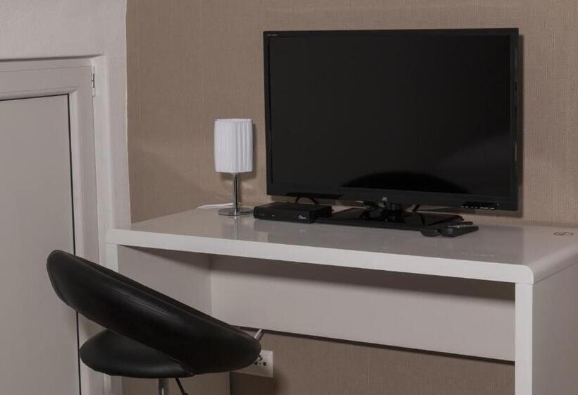 带共用浴室的标准房间, Dasluki