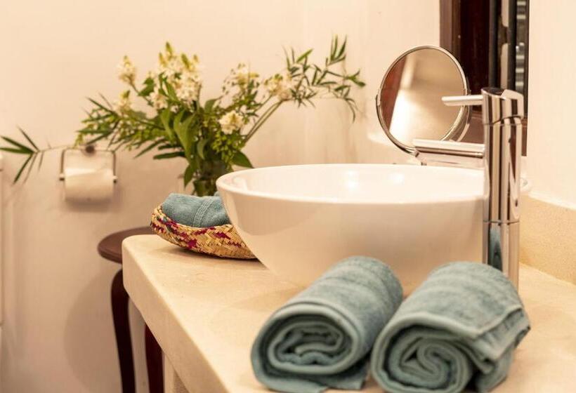 스탠다드 룸 호수 전망, Villa Karamoja