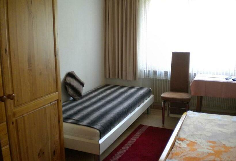 Camera Standard, Pension Taverne