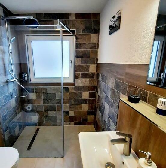 Camera Familiare, Pension Taverne