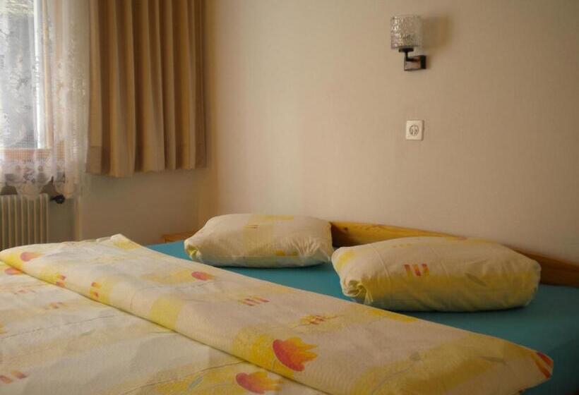 Camera Familiare, Pension Taverne