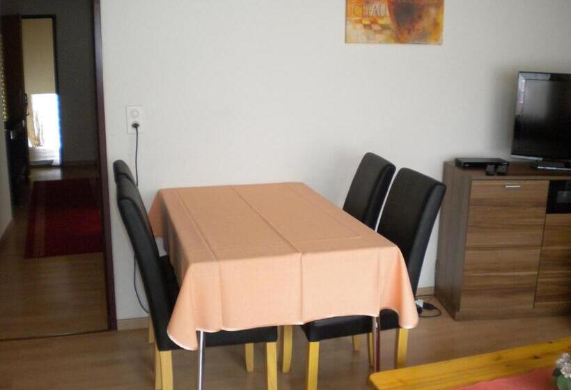 Camera Familiare, Pension Taverne