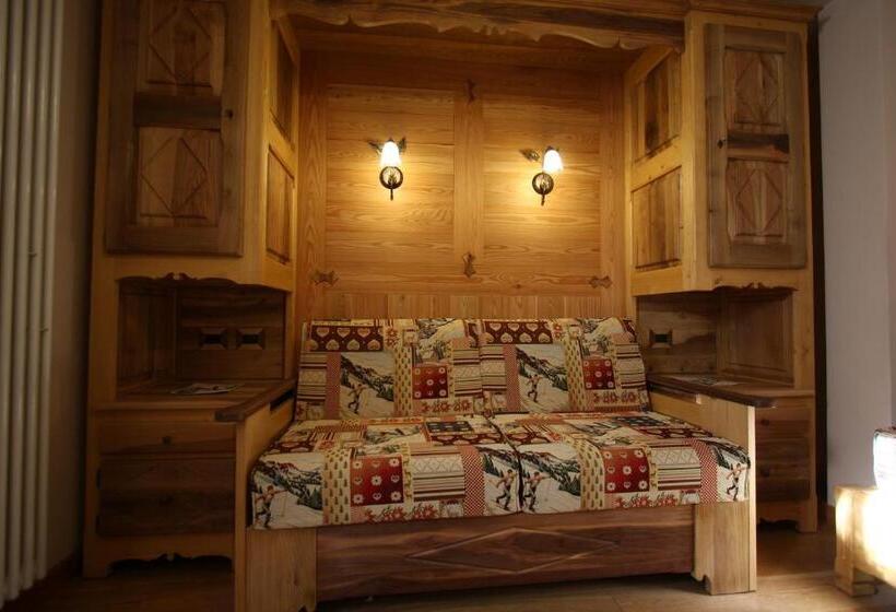 إستديو قياسى مزود بشرفة, Villa Giuditta Residence