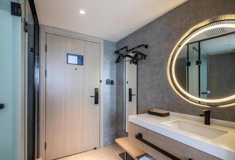 Deluxe Room, Xinhuating Business