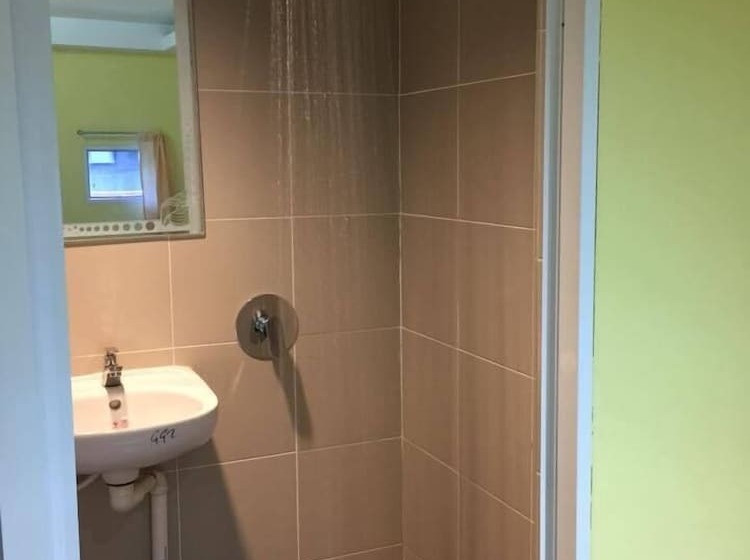 اتاق استاندارد, Miri Budget Inn