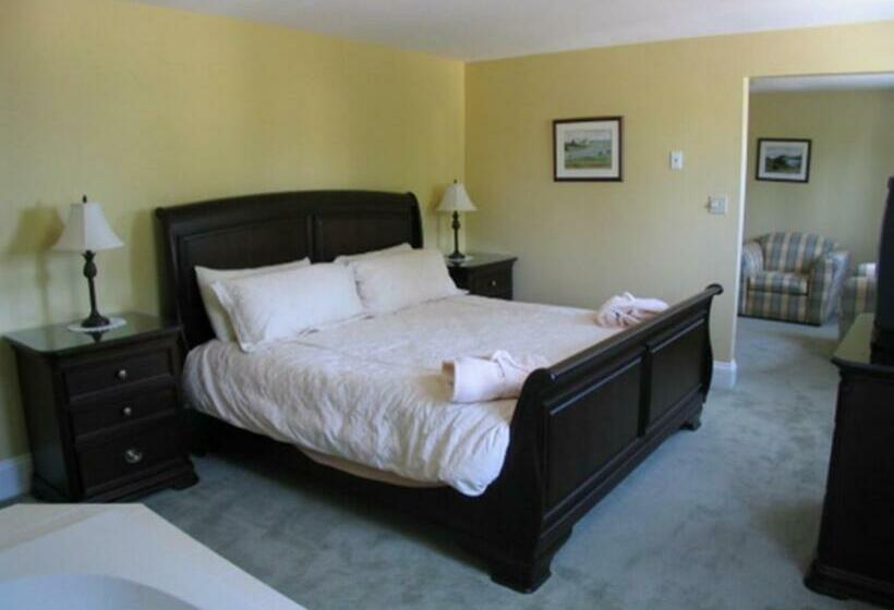 キングサイズベッドのスイートルーム, Shining Waters Country Inn