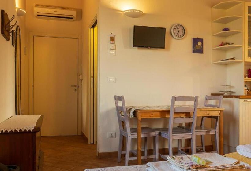 Студия Стандарт, Agriturismo Primaluna