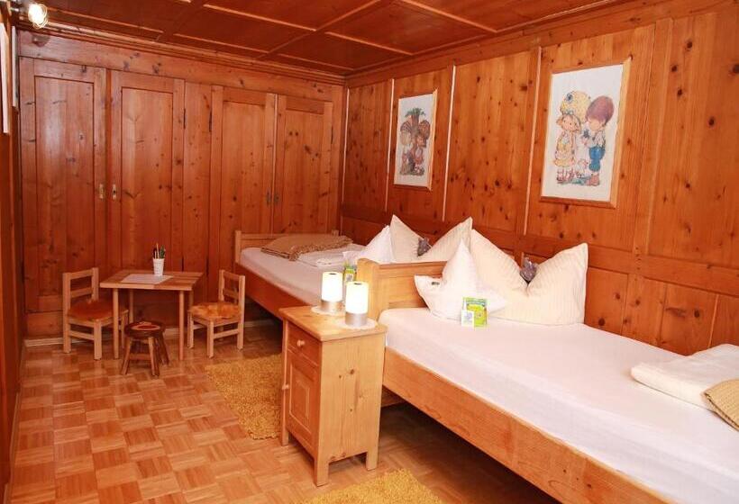 דירת חדר, Andreashof