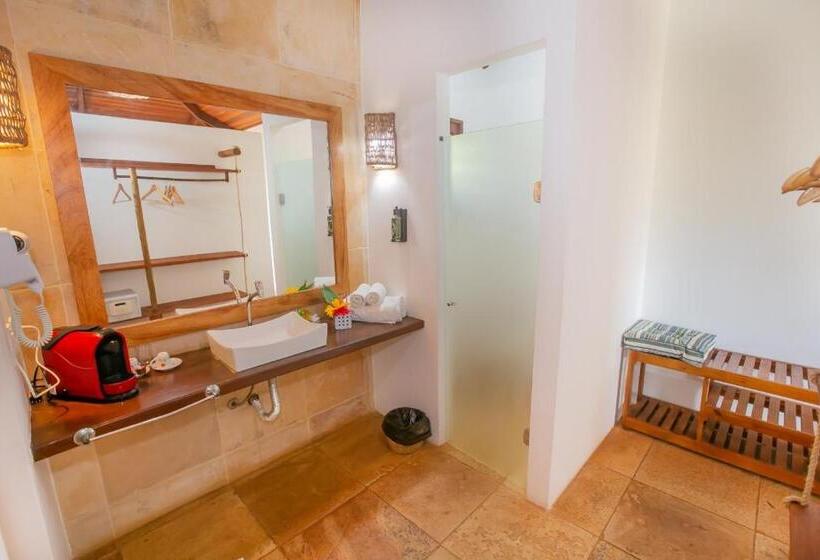 بنجلو قياسى مطل على البحر, Bangalô Kauli Seadi Eco Resort