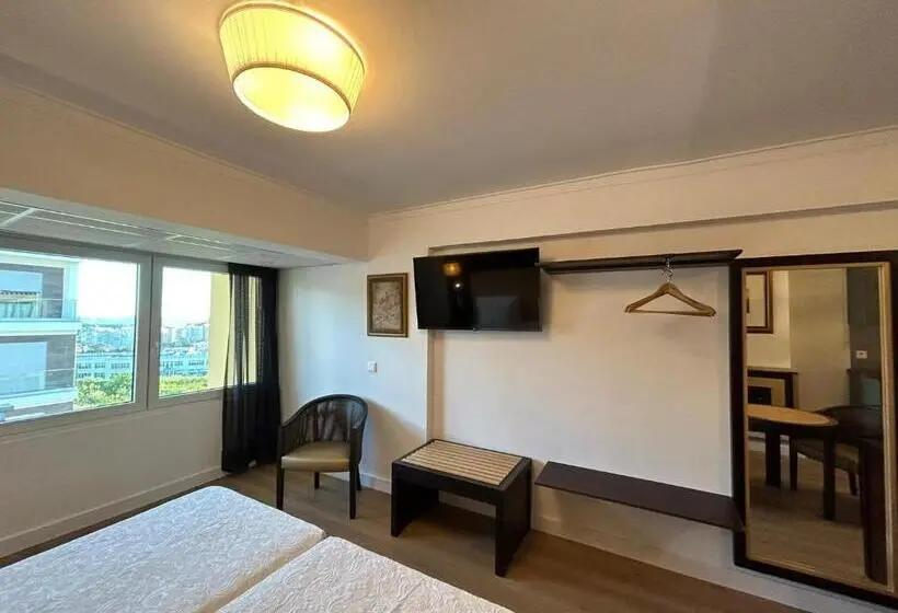 スタンダードスタジオ, Discovery Apartment Carnaxide