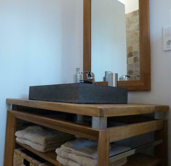 标准间, Le Mas D Isnard