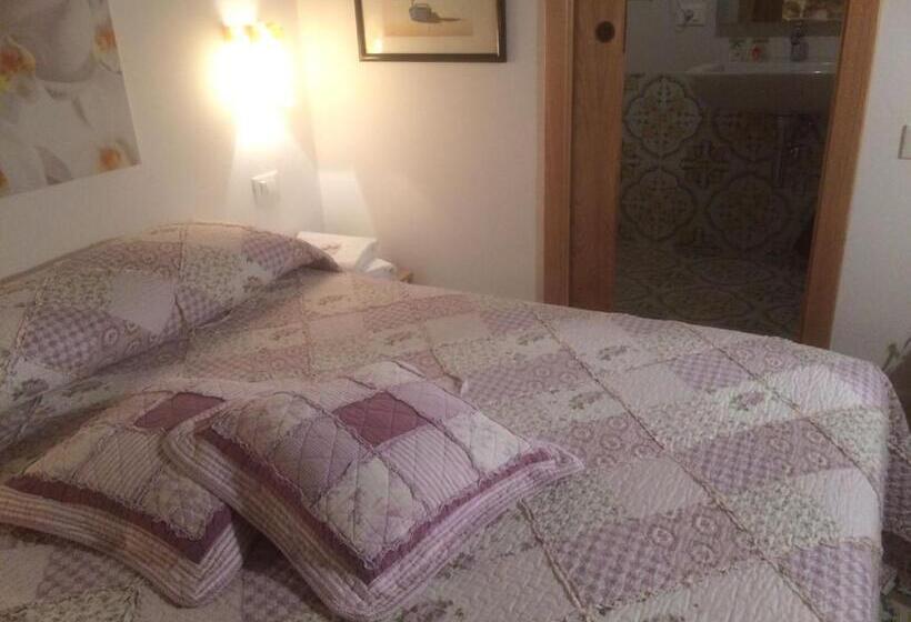 기본룸, In Tracastello   Air Cond   Parking Not Included