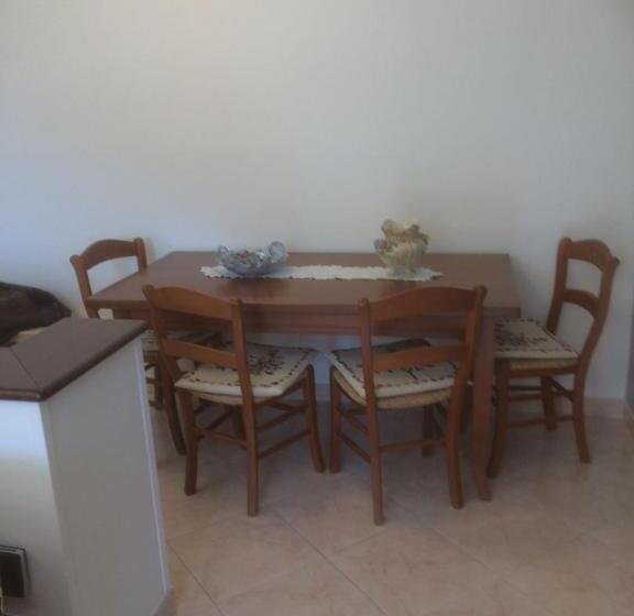 스탠다드 룸 킹사이즈 침대, In Tracastello   Air Cond   Parking Not Included