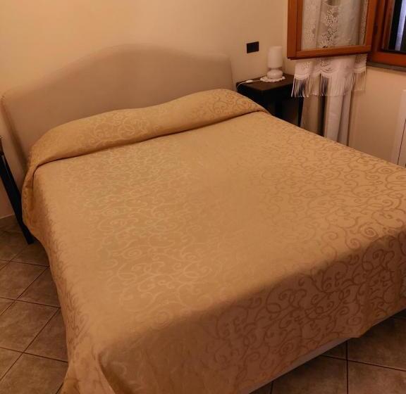 Standard room with outdoor bath, In Tracastello   Air Cond   Parking Not Included