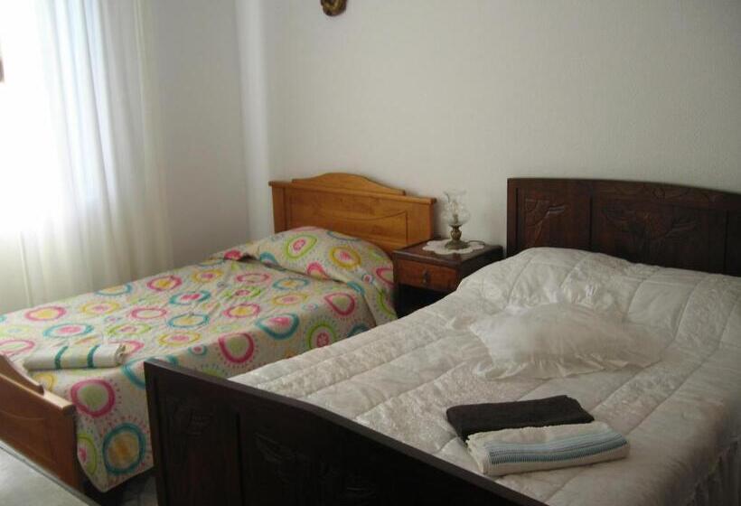 منزل 4 غرف نوم, Residencia Ana