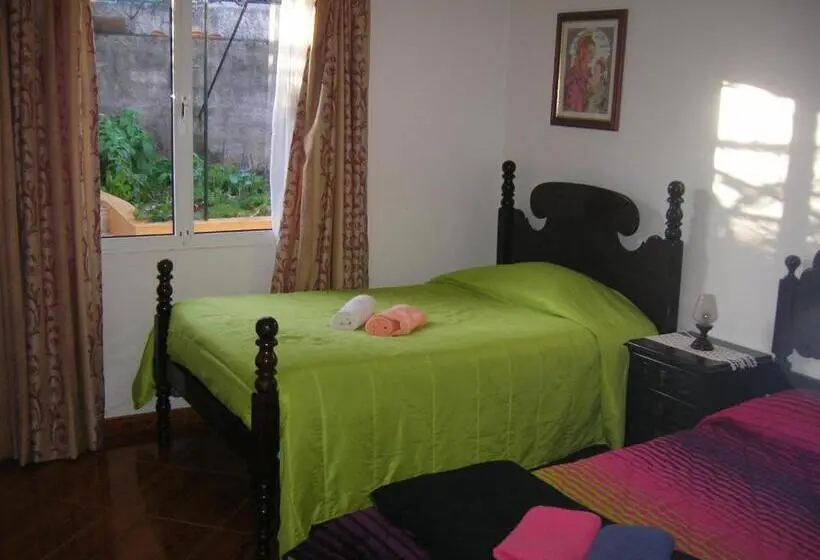 ４ベッドルームハウス, Residencia Ana