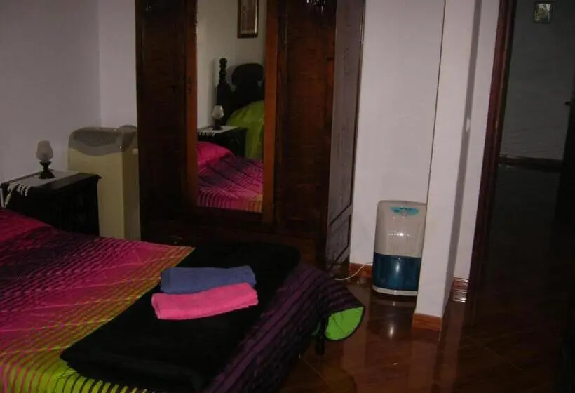４ベッドルームハウス, Residencia Ana