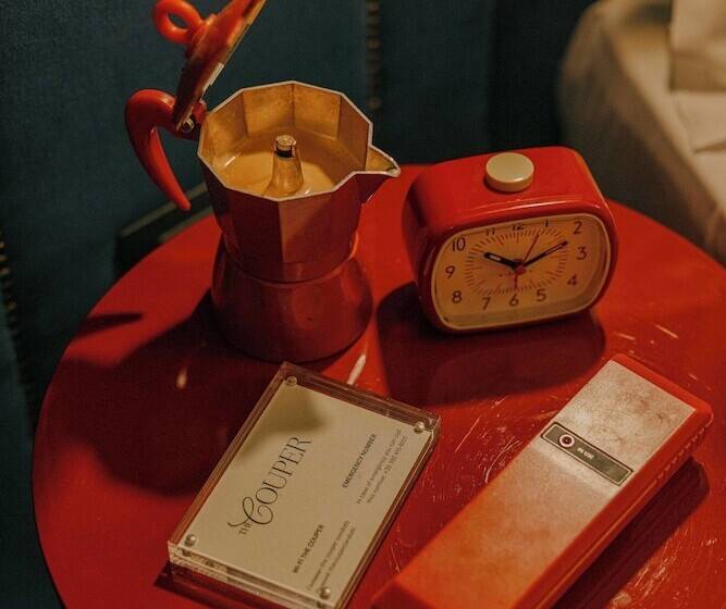 סוויטה דלוקס, The Couper Condotti